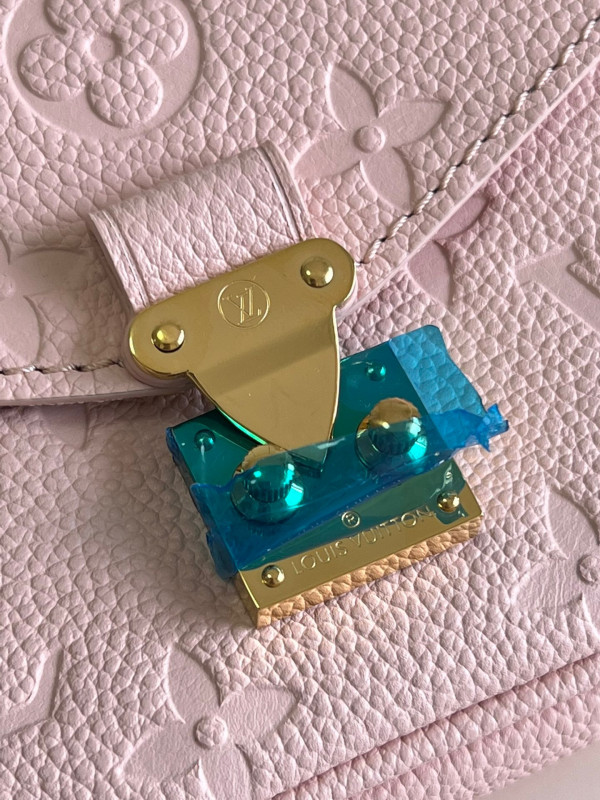 l0*is V*t0n micro metis