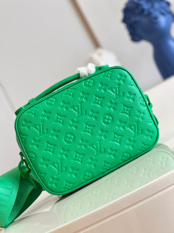 l0*is V*t0n s lock messenger