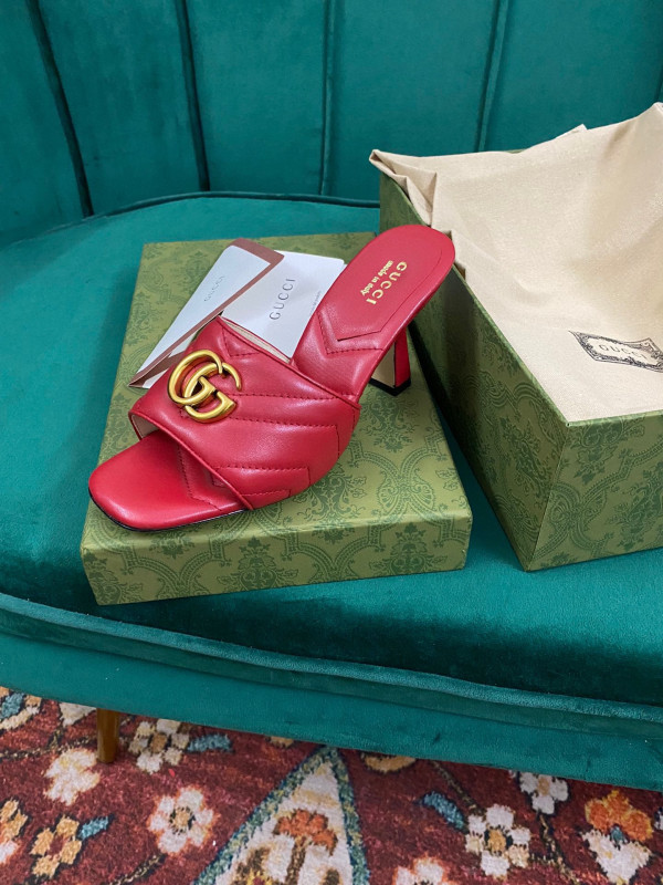 G*u*i double g slide sandal