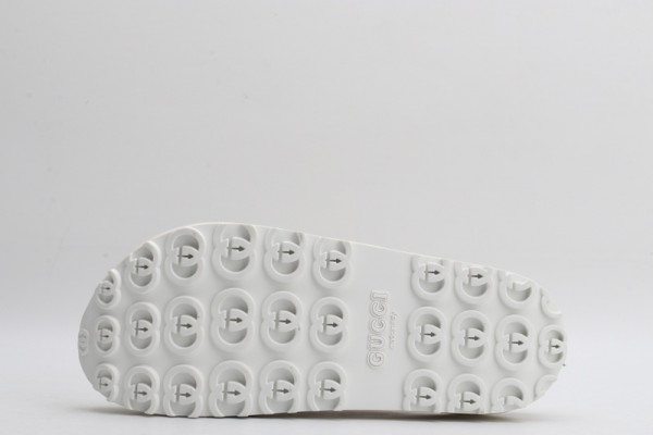 G*u*i slide with interlocking g