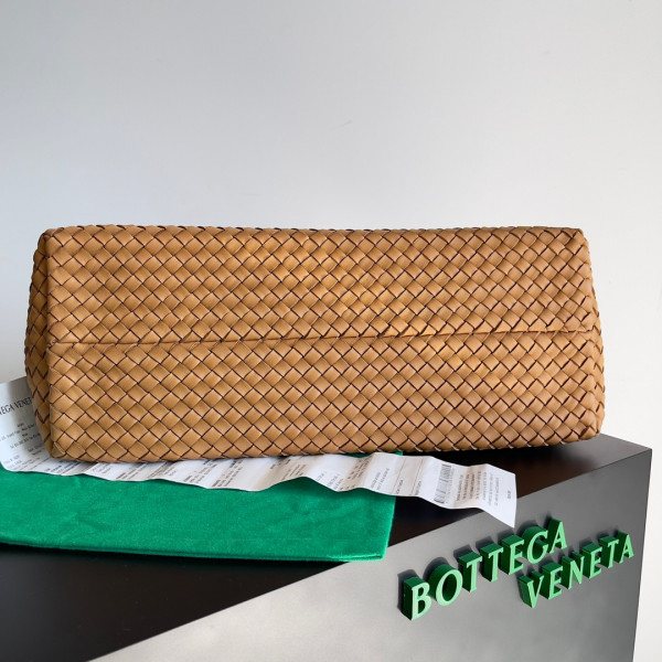 bo*te*ga Ve*ne*ta medium andiamo