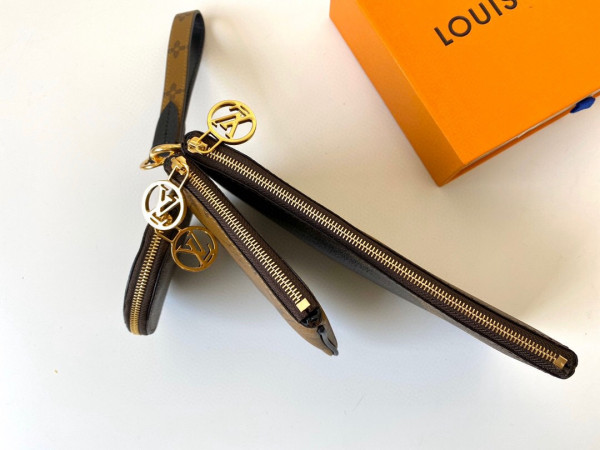 l0*is V*t0n monogram pouch