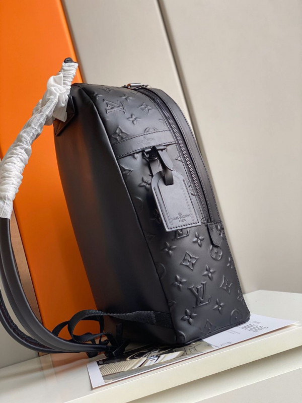 l0*is V*t0n armand backpack