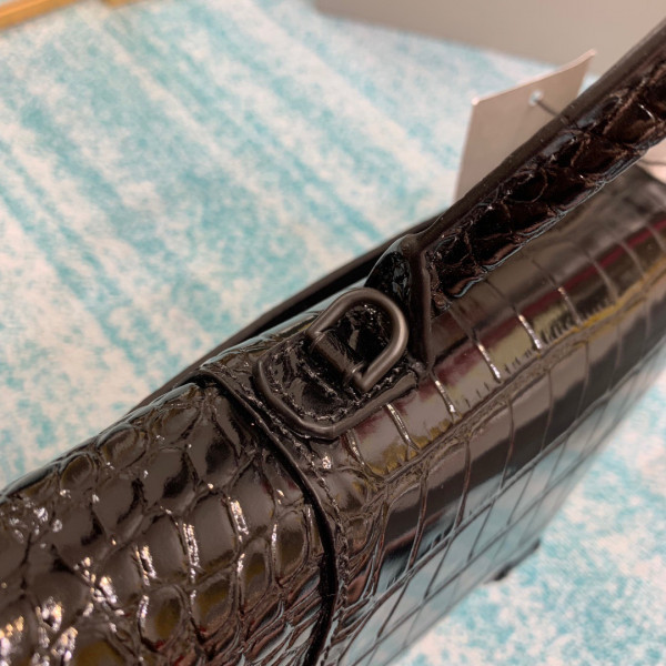 Ba*len*cia*ga hourglass stretched top handle bag