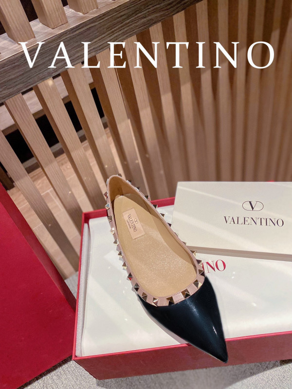 VALENTINO ROCKSTUD FLAT