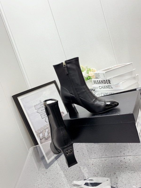 CL ANKLE BOOTS