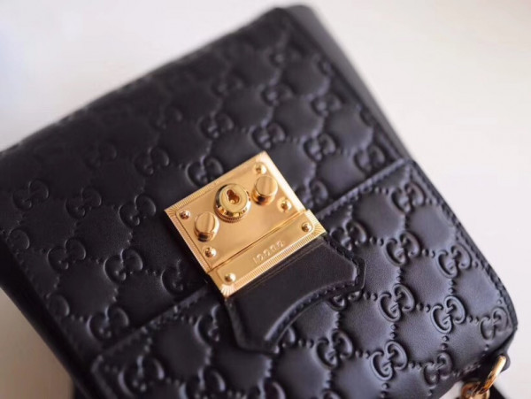 G*u*i padlock signature backpack