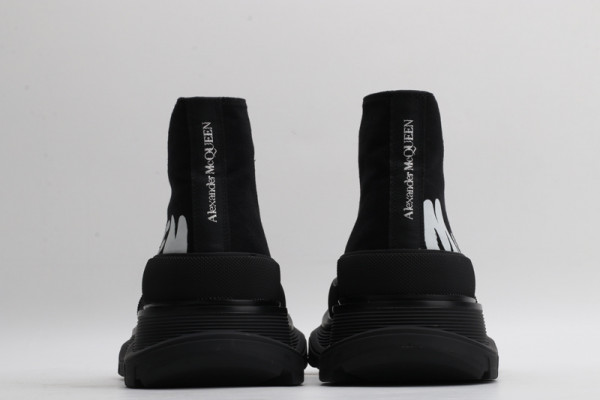 ale*d*r M*Q*en tread slick boot