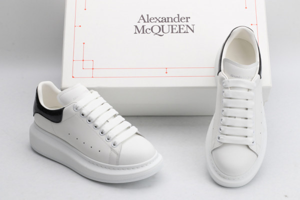 ale*d*r M*Q*en oversized sneaker