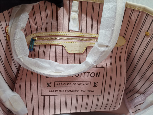 l0*is V*t0n neverfull mm