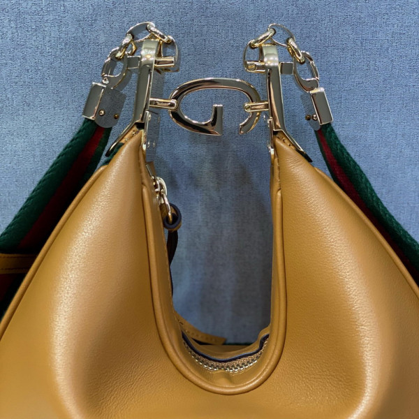 G*u*i attache small shoulder bag