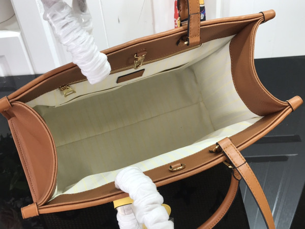 l0*is V*t0n onthego mm