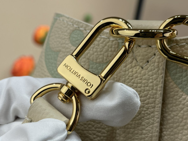 l0*is V*t0n nÉonoÉ bb