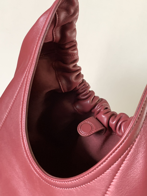 Lowee Squeeze Bag-34*33*13.5CM