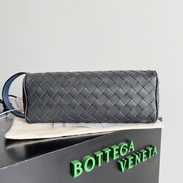 bo*te*ga Ve*ne*ta  intrecciato leather wallet-on-strap