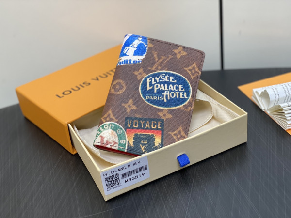 l0*is V*t0n passport cover-10*14*2.5cm