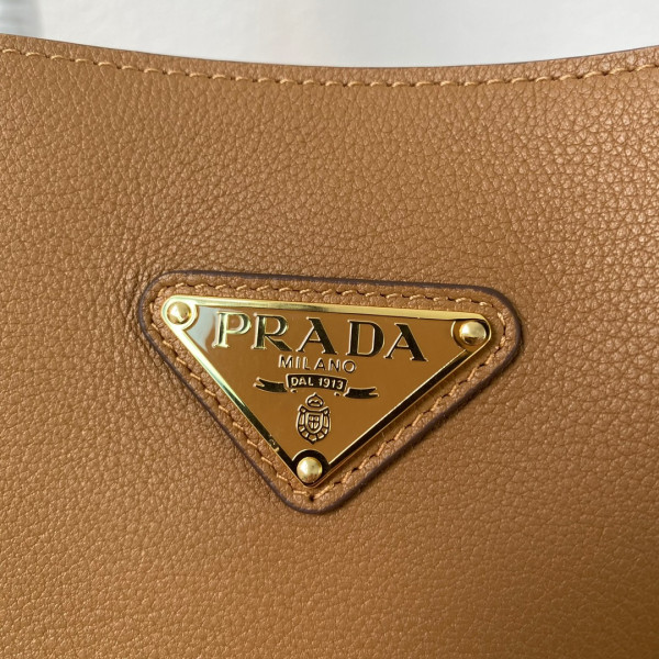 Pra*a medium leather handbag-25*18.5*12.5cm