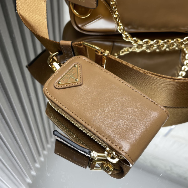 Pra*a re-edition 2005 saffiano bag-22*18*6.5cm