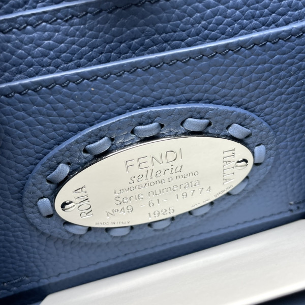 F**di peekaboo iseeu petite-20x11x15cm