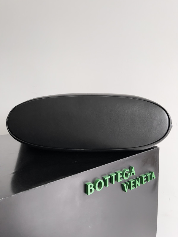 bo*te*ga Ve*ne*ta medium creek tote