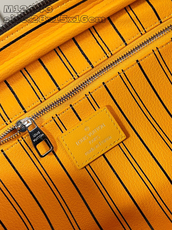 l0*is V*t0n dopp kit-28*15*16.5cm