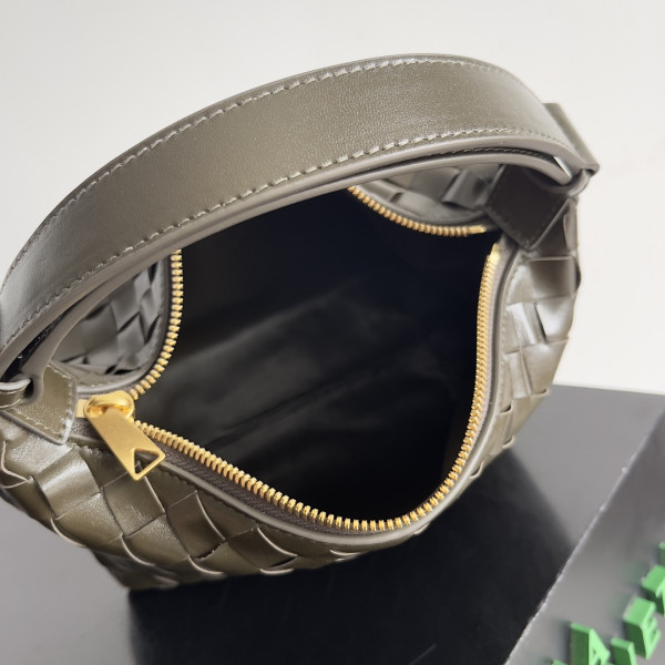 bo*te*ga Ve*ne*ta candy wallace-22*13*9cm