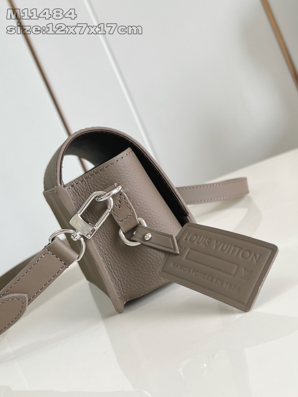 l0*is V*t0n fastline wearable wallet