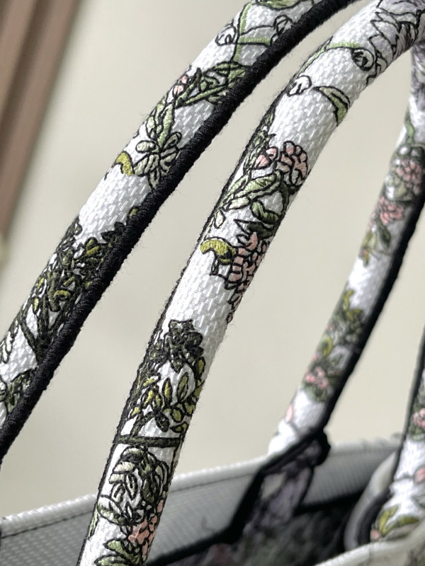 MEDIUM DIRO BOOK TOTE-36CM