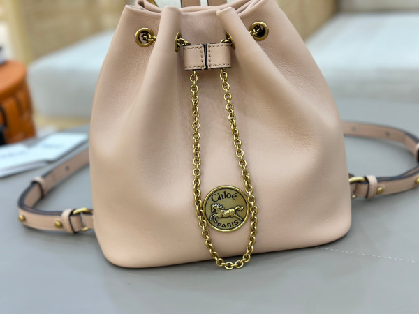 Chloe bracelet backpack in grained leather- 22*20*10.5cm