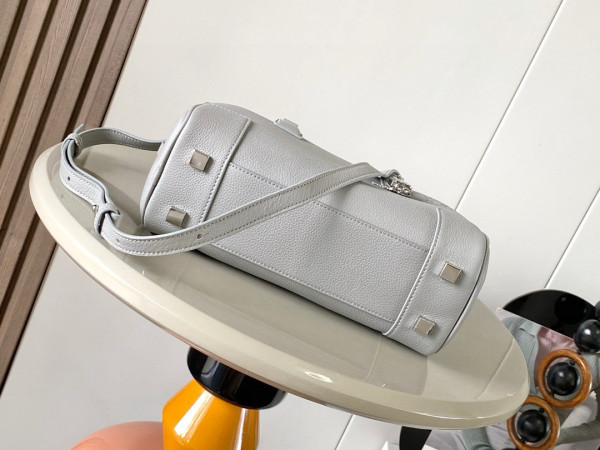 L0ew* amazona 23 bag in soft grained calfskin - 23*10*15cm