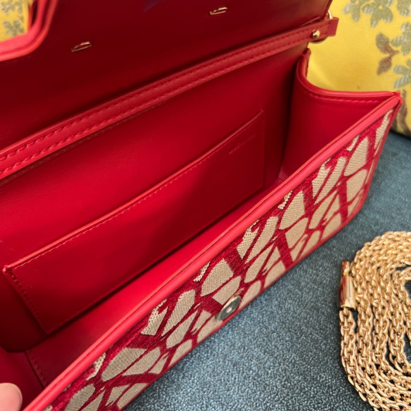 VALENTINO LOCÒ SHOULDER BAG