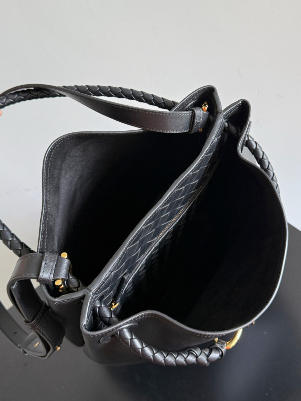 bo*te*ga Ve*ne*ta andiamo bucket